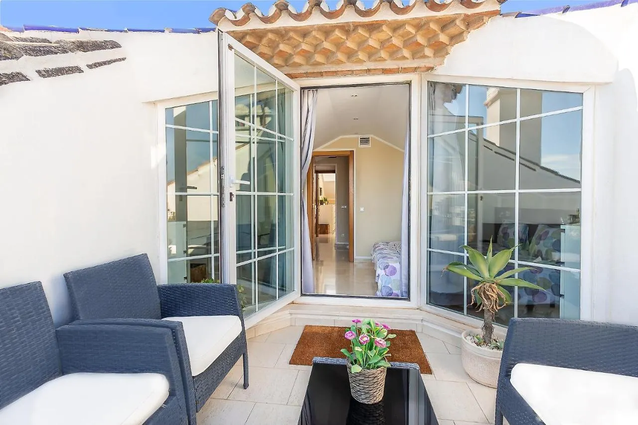 4 Bedroom Holiday Penthouse Near Puerto Banus, In Nueva Andalucia マルベーリャ 0*,
