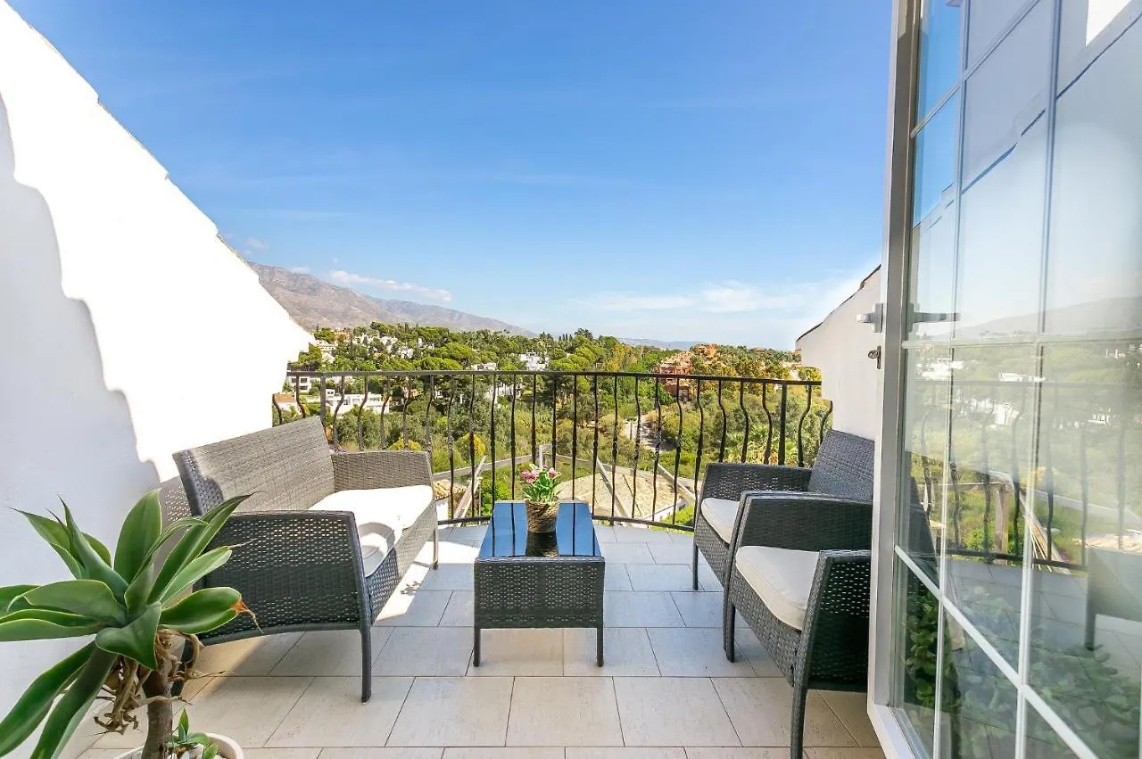 4 Bedroom Holiday Penthouse Near Puerto Banus, In Nueva Andalucia マルベーリャ 0*,