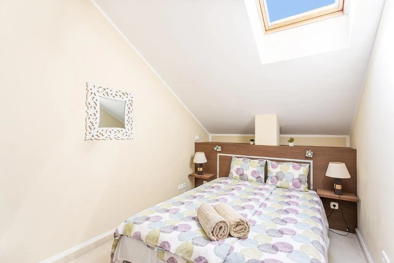 4 Bedroom Holiday Penthouse Near Puerto Banus, In Nueva Andalucia マルベーリャ 0*,  スペイン