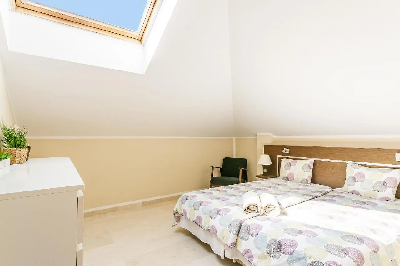 4 Bedroom Holiday Penthouse Near Puerto Banus, In Nueva Andalucia マルベーリャ 0*,
